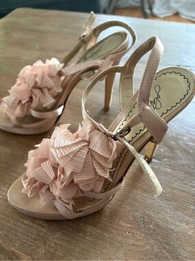Blush Pink Ruffle Slingback Heels with Floral Pom Detail. Size 6.5